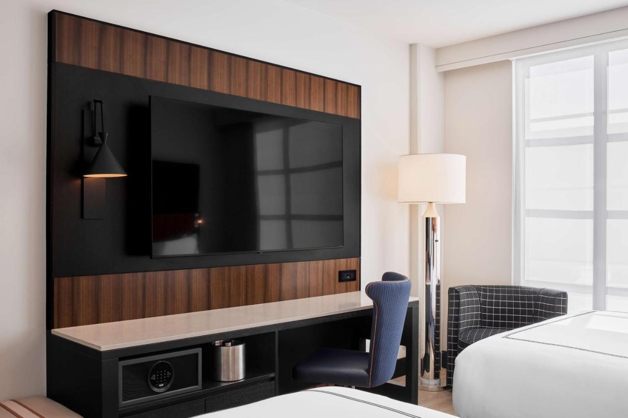 The Godfrey Detroit, Curio Collection By Hilton Hotel ภายนอก รูปภาพ
