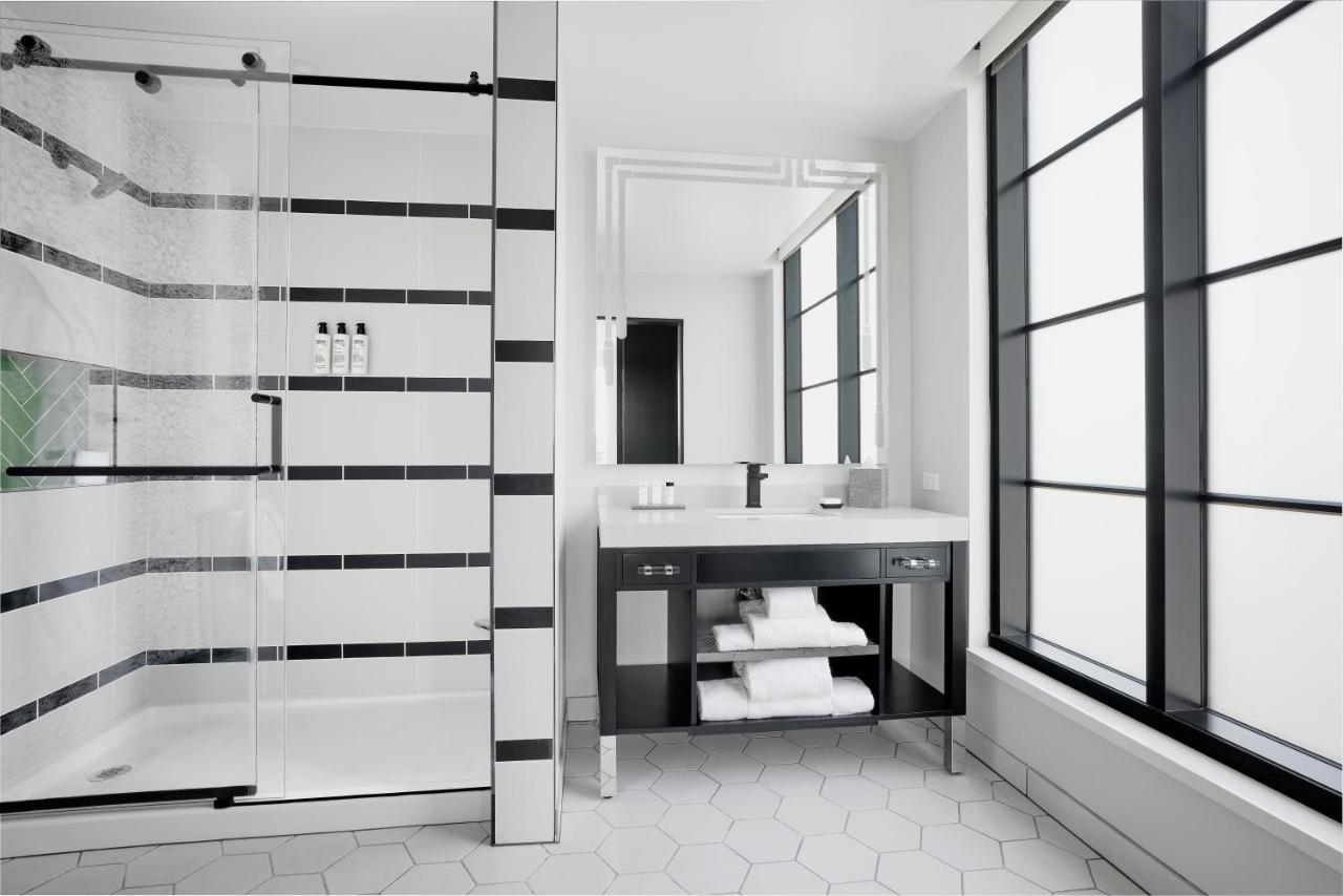 The Godfrey Detroit, Curio Collection By Hilton Hotel ภายนอก รูปภาพ