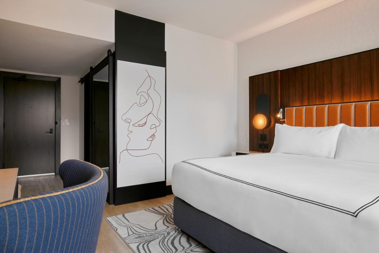 The Godfrey Detroit, Curio Collection By Hilton Hotel ภายนอก รูปภาพ
