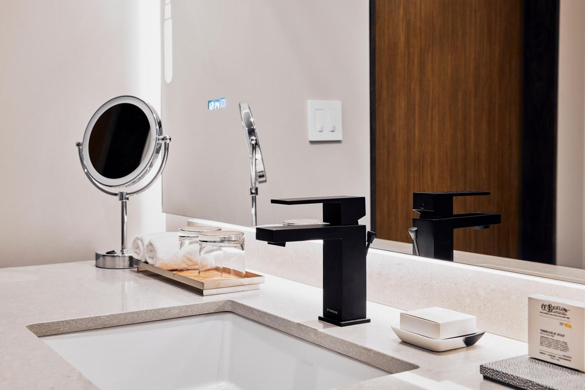 The Godfrey Detroit, Curio Collection By Hilton Hotel ภายนอก รูปภาพ